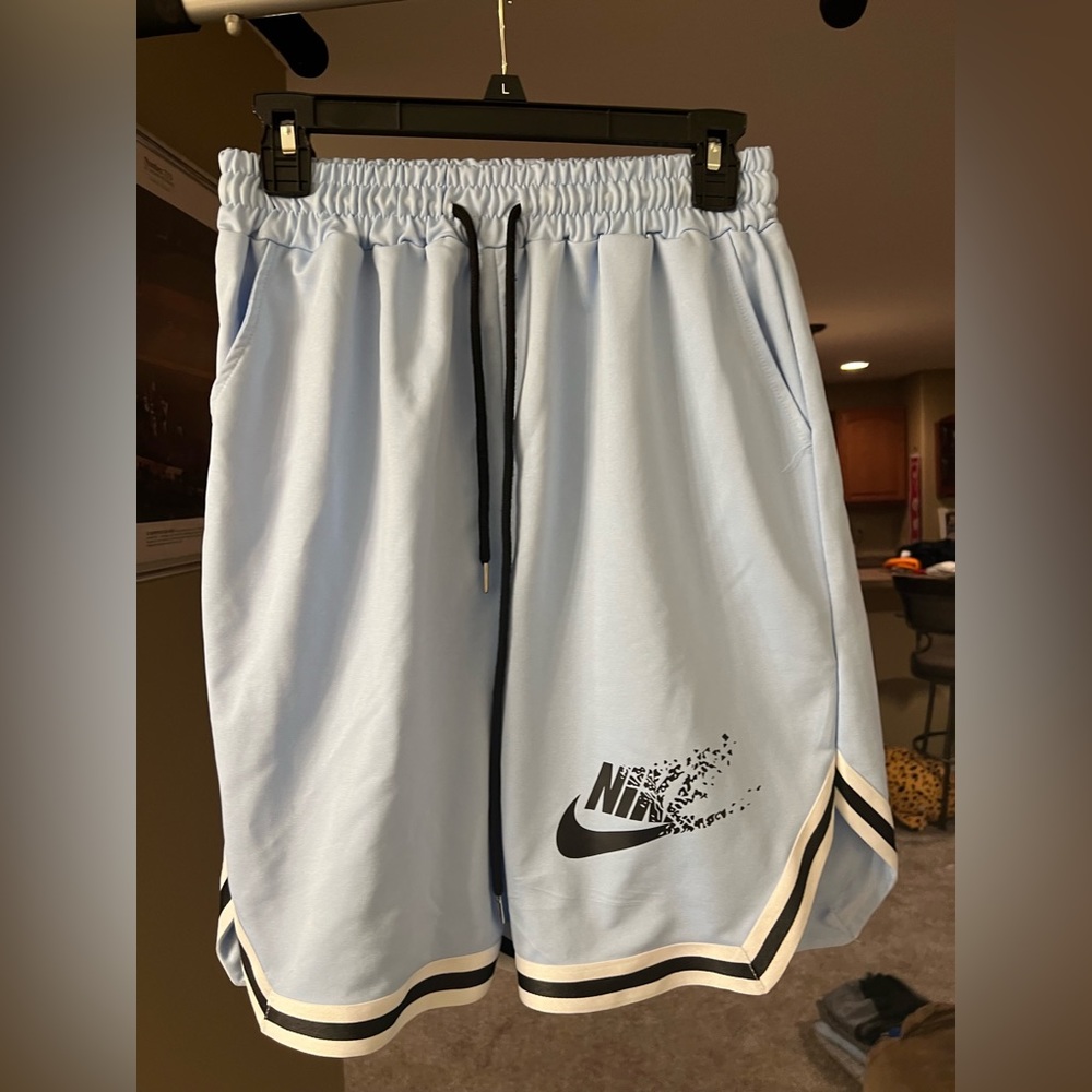 Men’s Large Blue Athletic Shorts
